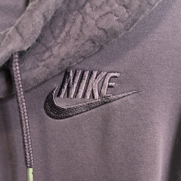 Nike Men's Dark Purple Quilted Sweater - Picture 2 of 7